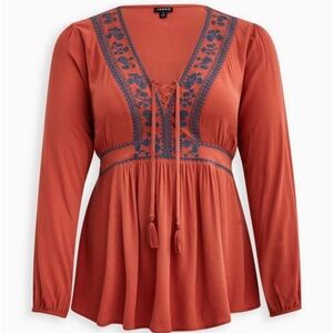 Torrid Babydoll Rayon Crepe Embroidered Lace-Up Top Size 2 (18/20)